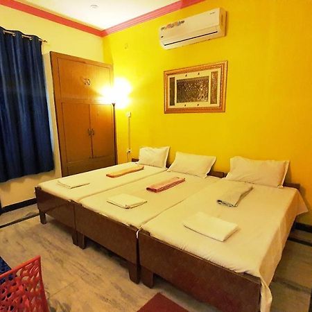 Anukampa Homestay Agra  Exteriör bild